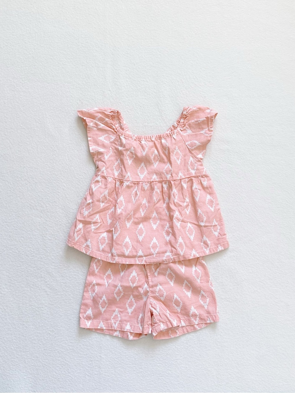 Carter's Toddler Girl Pink White Ikat Diamond Flutter Sleeve Top Shorts 2-pc 3T